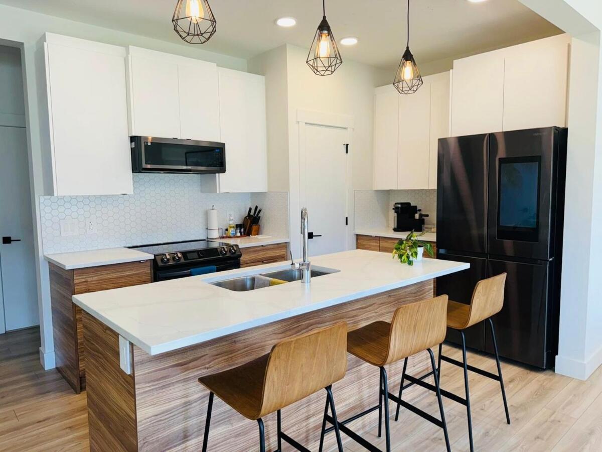 Holiday home Luxurious Away From Edmonton