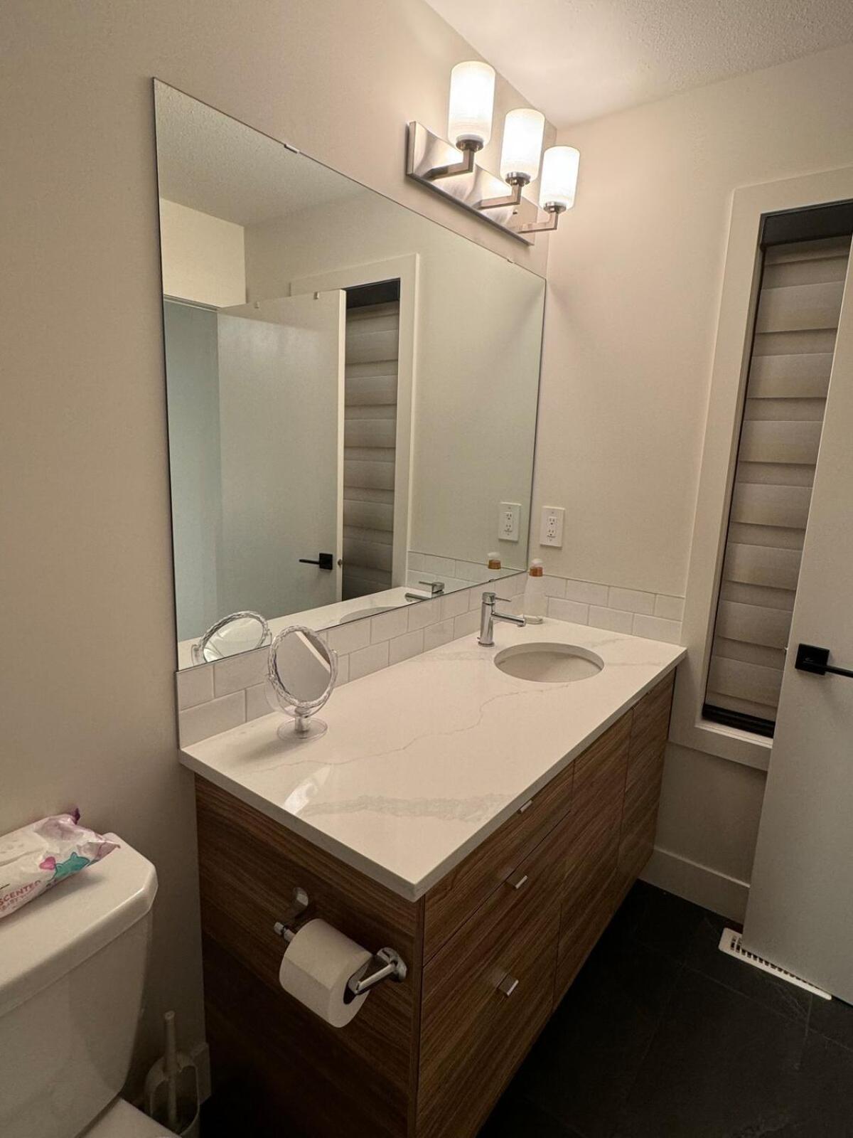 Luxurious Away From * Edmonton